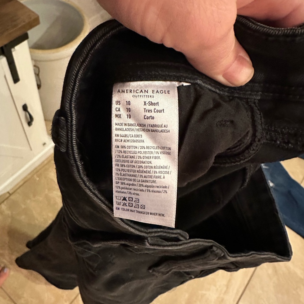 American Eagle Outfitters Black bootcut  Women’s Jeans size 10 X short - Picture 2 of 3